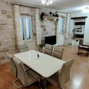 Apartment Old Town Trogir
